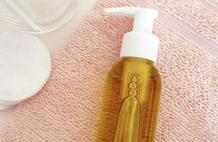 Sữa rửa mặt dạng dầu